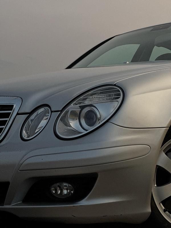 Second-hand Mercedes E200 184 CP (135 kW) 2007 Argintiu Berlinǎ