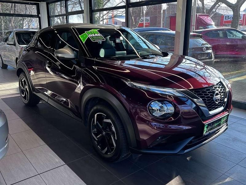 Gebraucht Nissan Juke N-Connecta 114 PS (83 kW) 2022 Burgundy/silver SUV