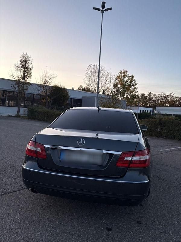 Gebraucht Mercedes E200 184 PS (135 kW) 2009 Limousine