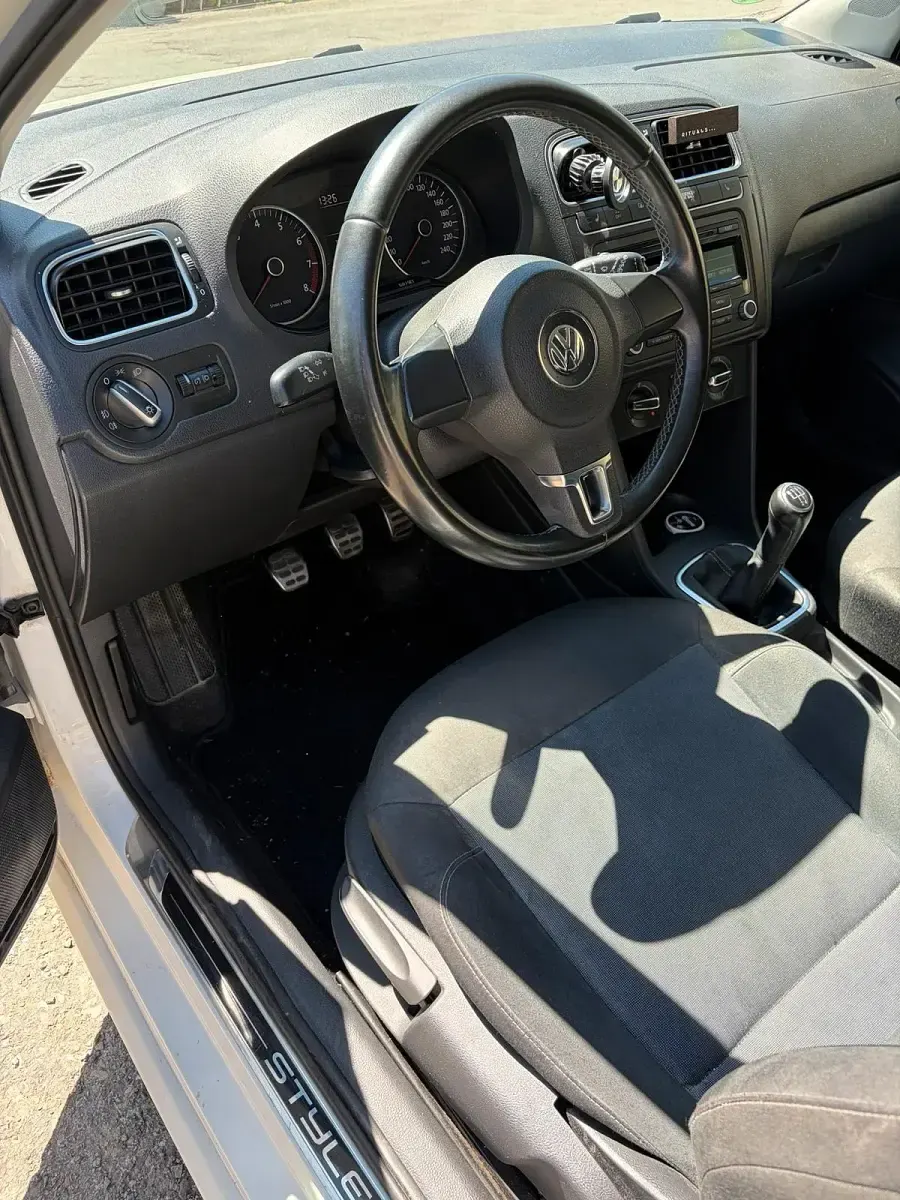 Gebraucht VW Polo 60 PS (44 kW) 2011 Weiß Kleinwagen