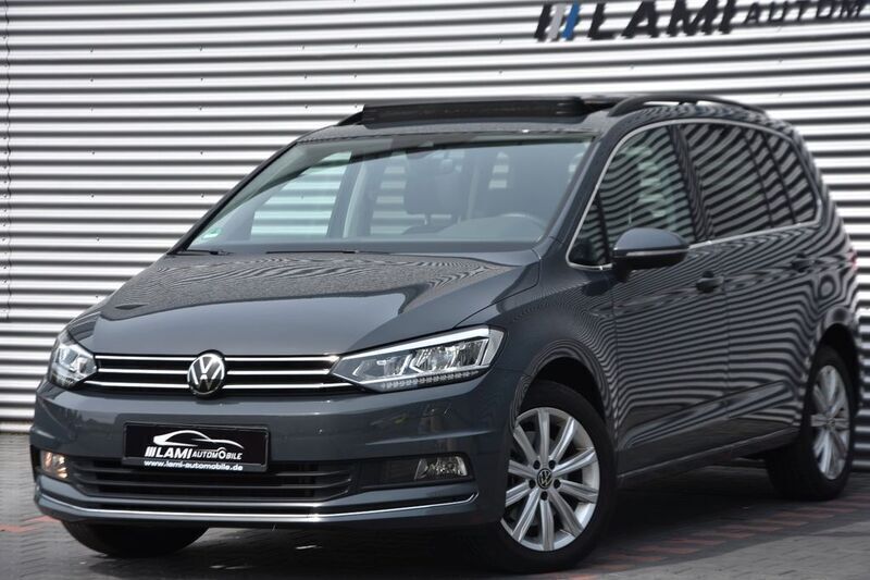Delfingrau metallic Gebraucht 2024 VW Touran Highline Van / Kleinbus | 34.999 € (Fairer Preis) - Bild 1/4