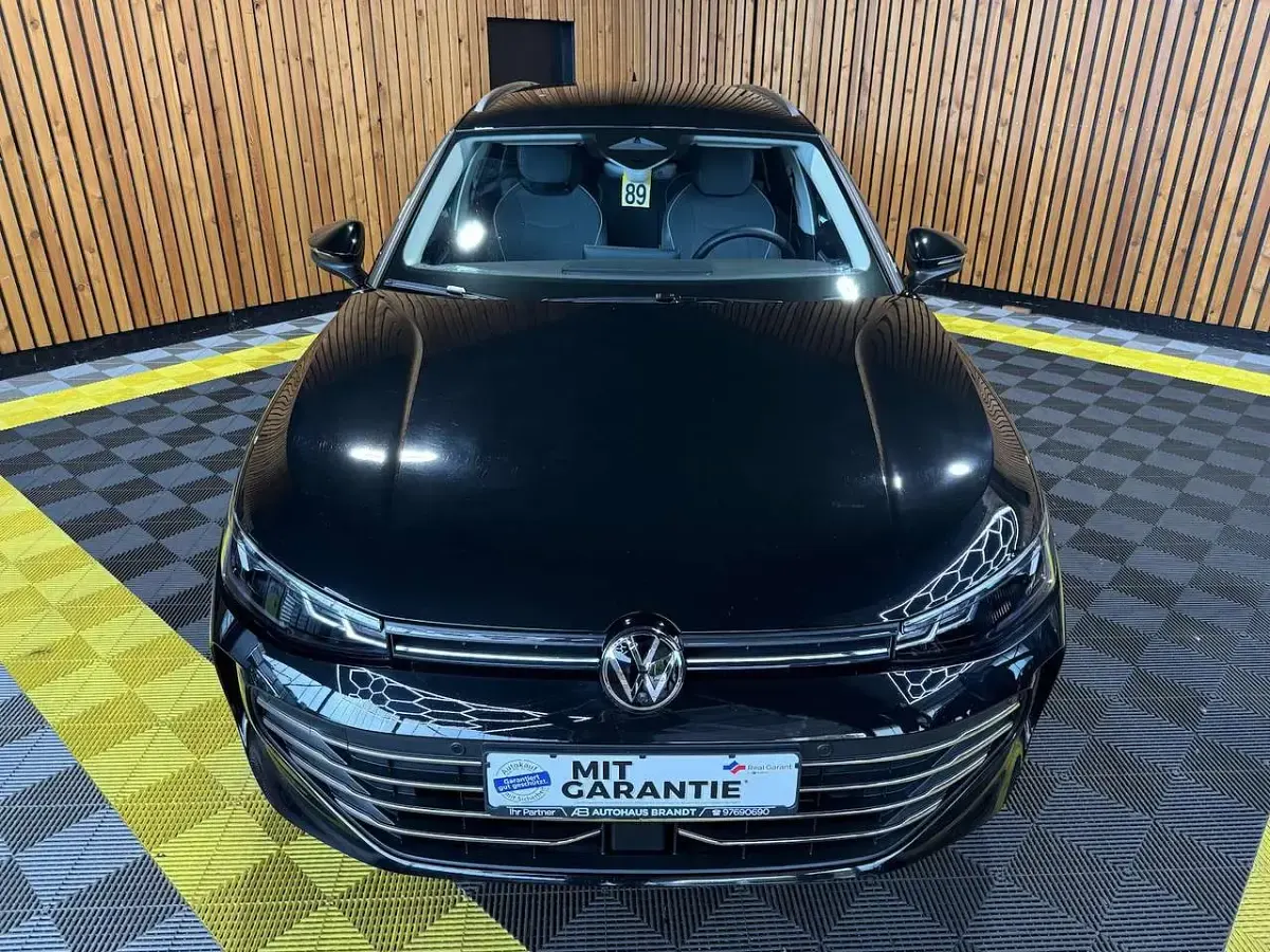Gebraucht VW Passat 150 PS (110 kW) 2025 Schwarz Kombi