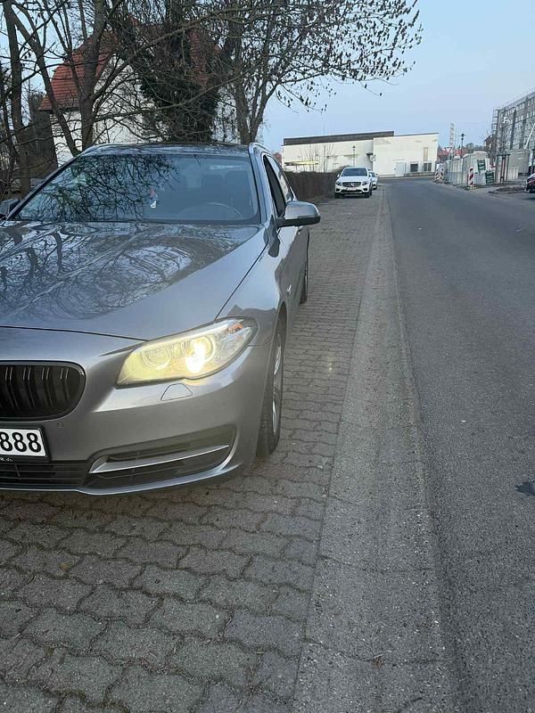 Gebraucht BMW 530 258 PS (189 kW) 2015 Silber Kombi