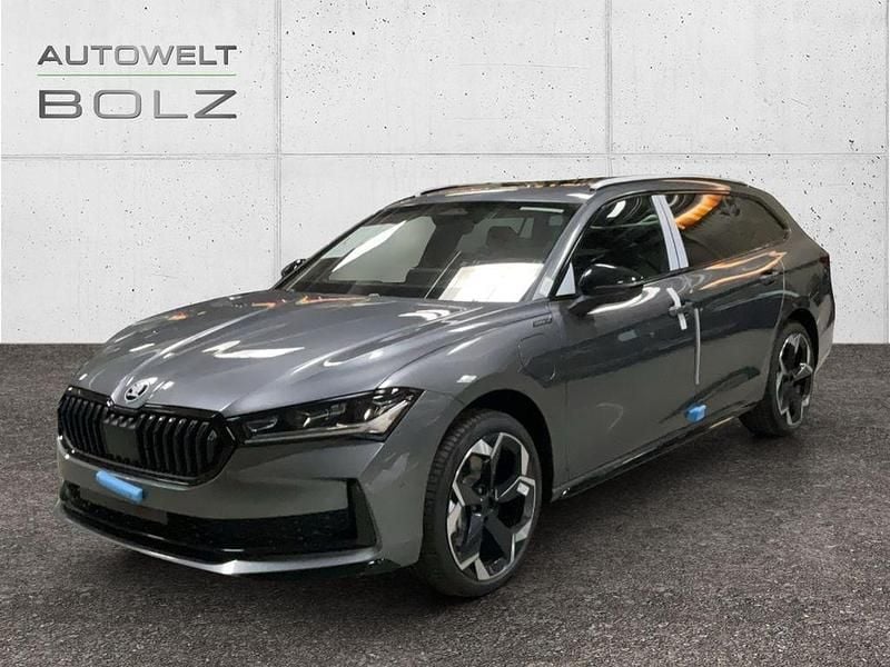 Grau Neu 2025 Skoda Superb SportLine Kombi | 49.990 € (Guter Preis) - Bild 1/4