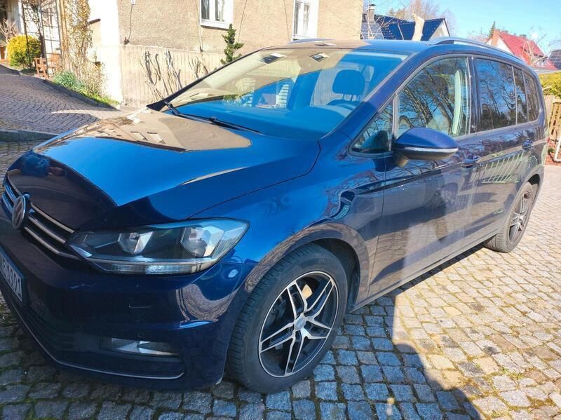 Blau Gebraucht 2017 VW Touran Van / Kleinbus | 10.000 € - Bild 1/4