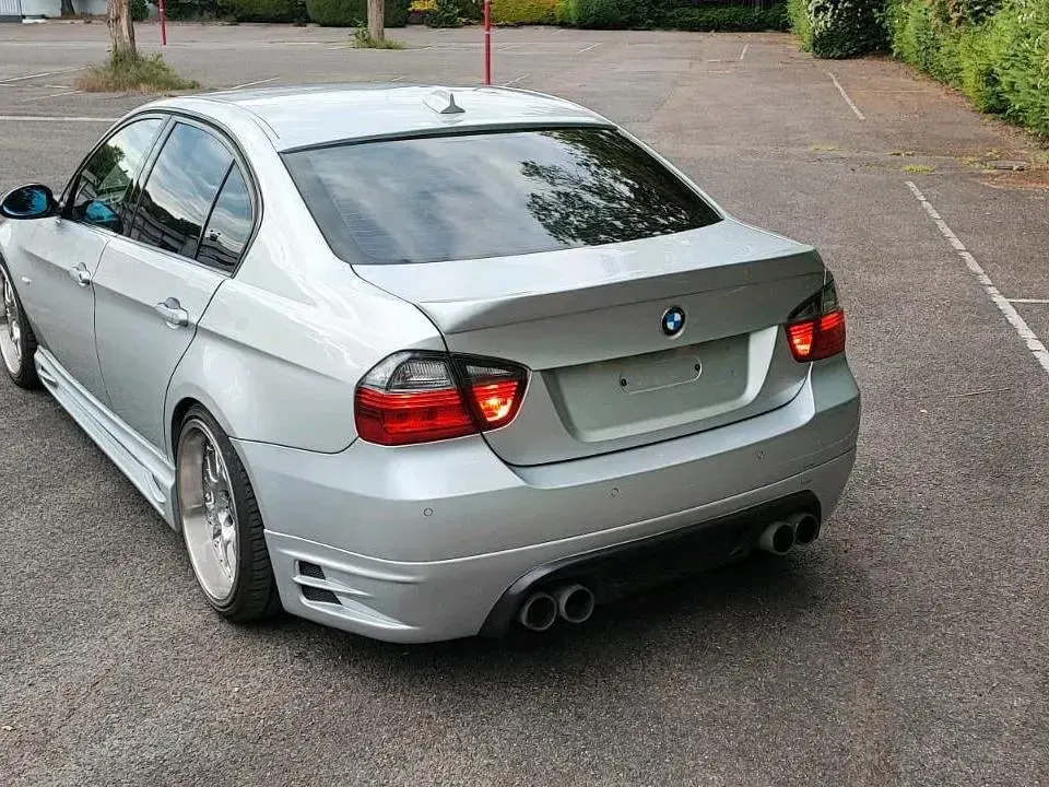 Gebraucht BMW 330 231 PS (169 kW) 2006 Silber Limousine