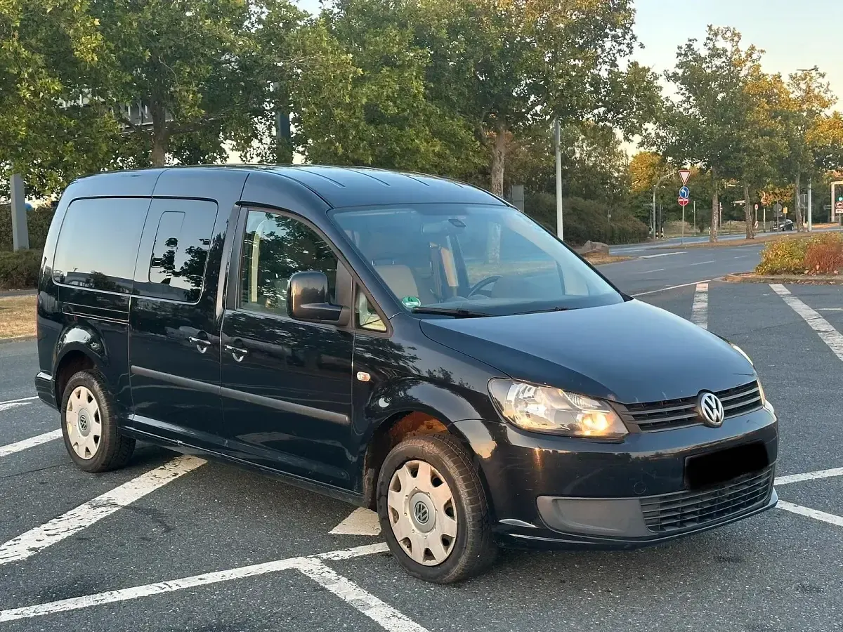 Gebraucht VW Caddy Maxi 140 PS (102 kW) 2013 Schwarz Van / Kleinbus