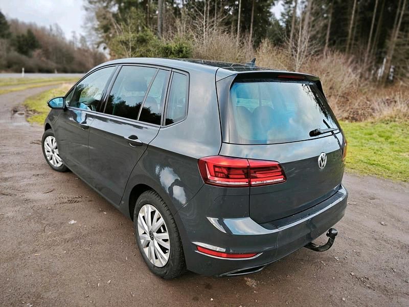 Gebraucht VW Golf Trendline 85 PS (62 kW) 2018 Grau SUV