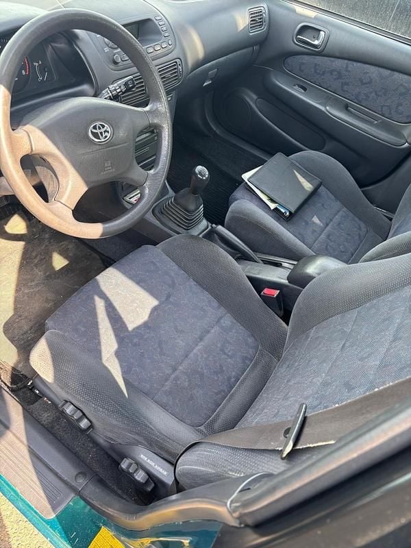 Gebraucht Toyota Corolla 97 PS (71 kW) 2001 Grün Limousine