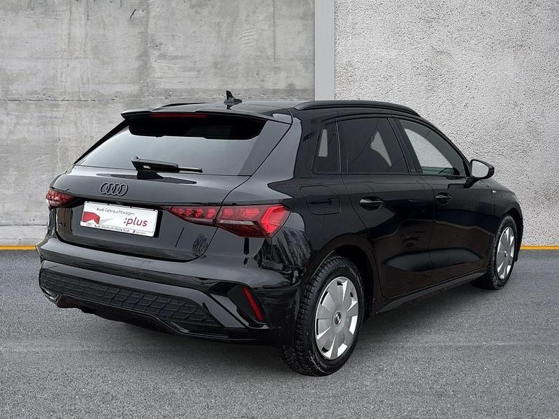 Używany Audi A3 S-Line 116 KM (85 kW) 2025 Czarny Sedan/Limuzyna