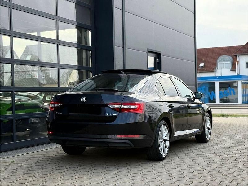 Gebraucht Skoda Superb Style 150 PS (110 kW) 2018 Schwarz Limousine