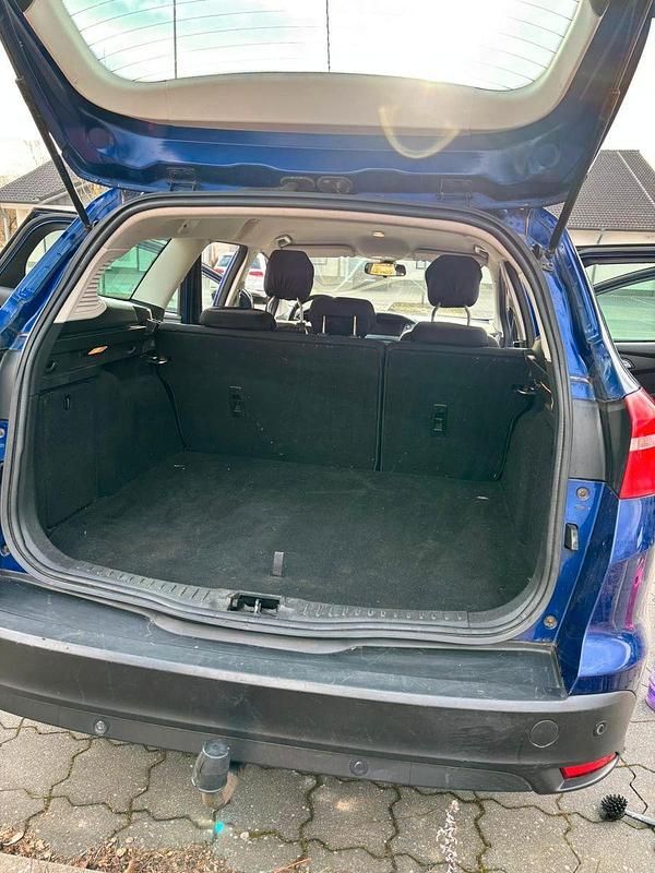 Gebraucht Ford Focus Business Edition 120 PS (88 kW) 2015 Blau Kombi