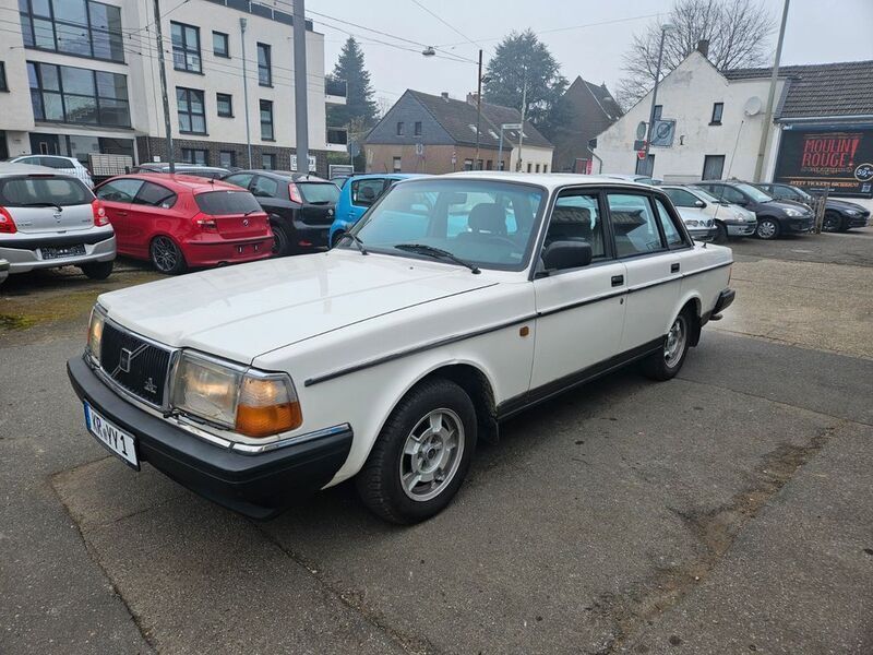 Weiß Gebraucht 1990 Volvo 240 Limousine | 3.950 € - Bild 1/4