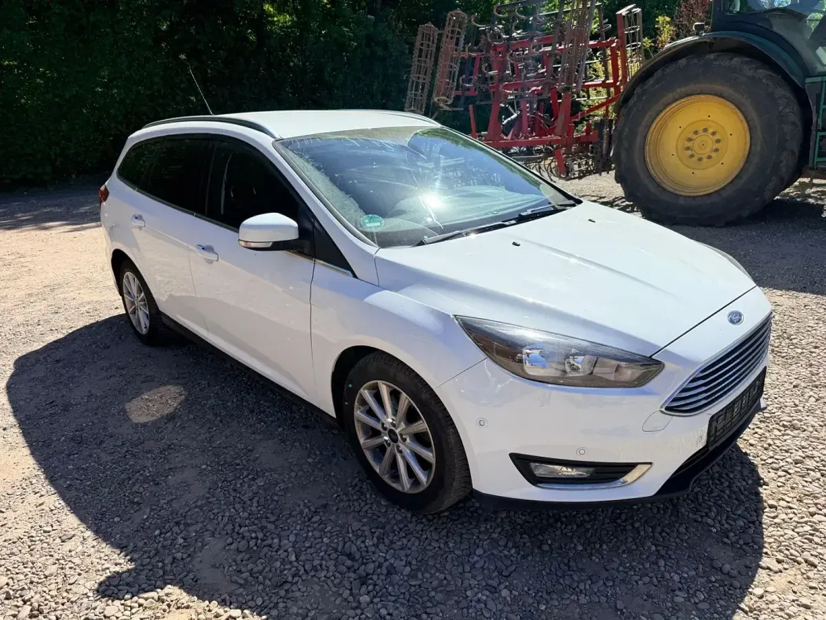Usata Ford Focus Titanium 125 CV (91 kW) 2017 Bianco Station wagon