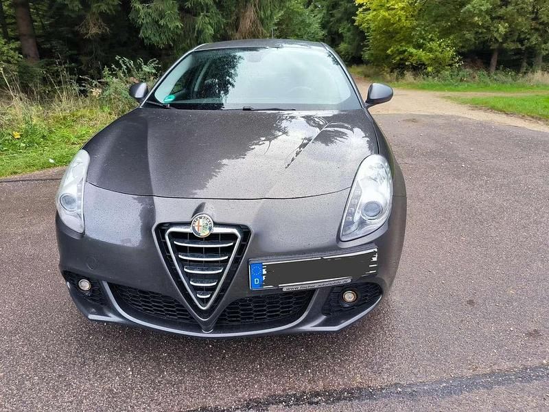 Grau Gebraucht 2010 Alfa Romeo Giulietta Kleinwagen | 3.800 € (Superpreis) - Bild 1/4