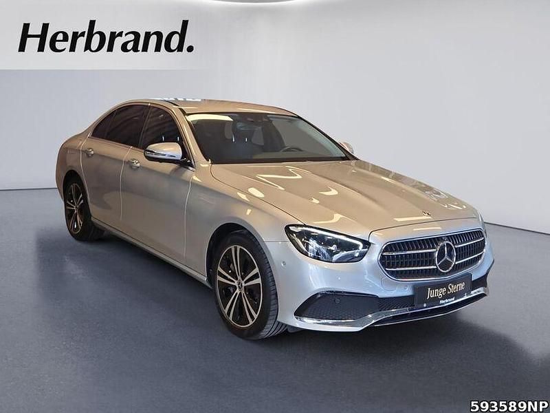 Gebraucht Mercedes E450 Avantgarde 367 PS (269 kW) 2023 Hightechsilber metallic Limousine
