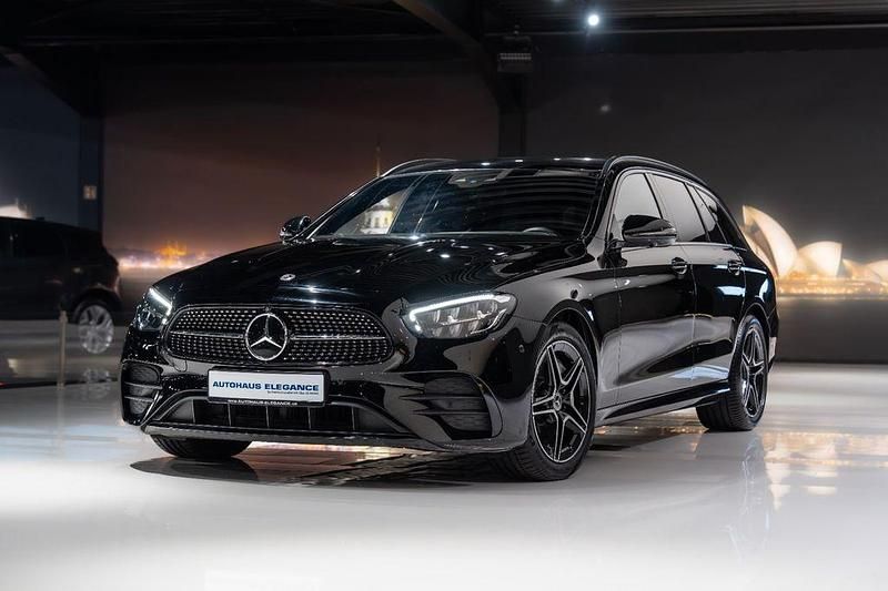 Schwarz Gebraucht 2021 Mercedes E400 AMG line Limousine | 43.980 € (Guter Preis) - Bild 1/4