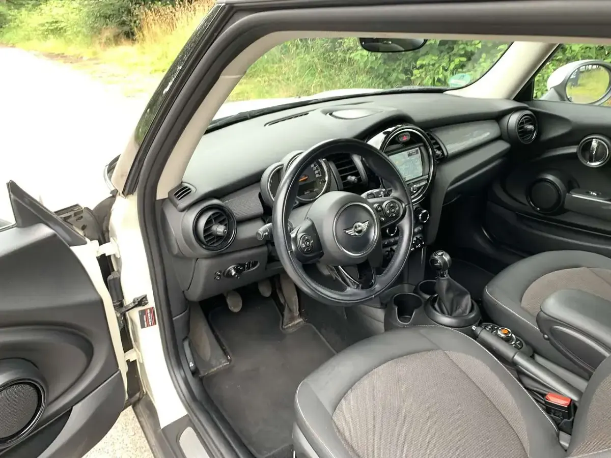 Gebraucht Mini ONE 102 PS (75 kW) 2016 Weiß Kleinwagen