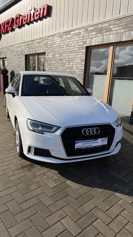 Gebraucht Audi A3 Sport 150 PS (110 kW) 2018 Weiß Limousine