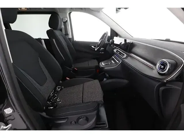 Gebraucht Mercedes V250 Style 190 PS (139 kW) 2025 Graphitgrau metallic Van / Kleinbus