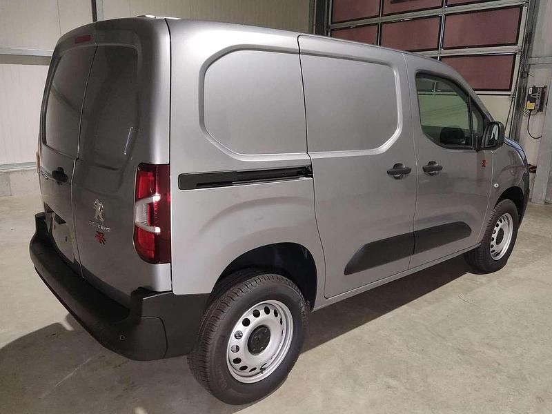 Neu Peugeot Partner 131 PS (96 kW) 2025 Grau artense metallic Van / Kleinbus