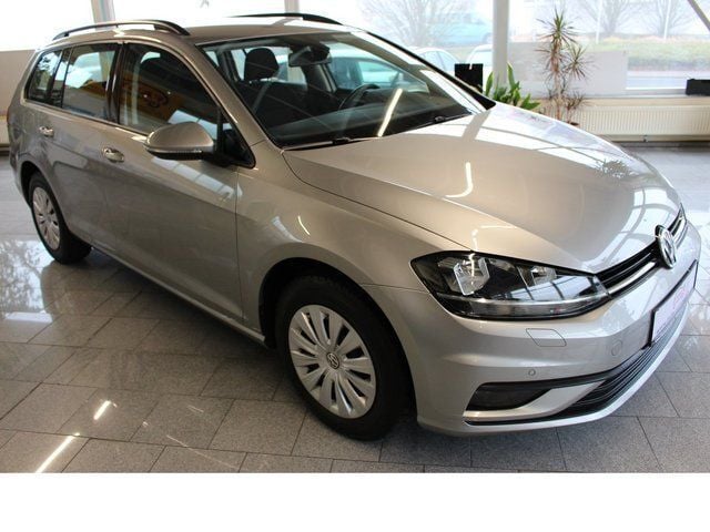 Gebraucht VW Golf VII 116 PS (85 kW) 2018 Silber metallic Kombi