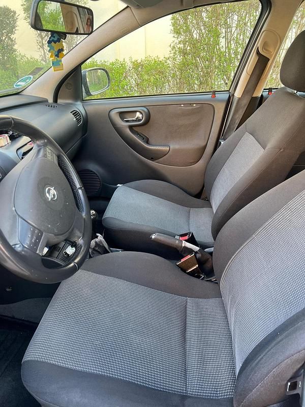 Gebraucht Opel Corsa 70 PS (51 kW) 2004 Grau Kleinwagen