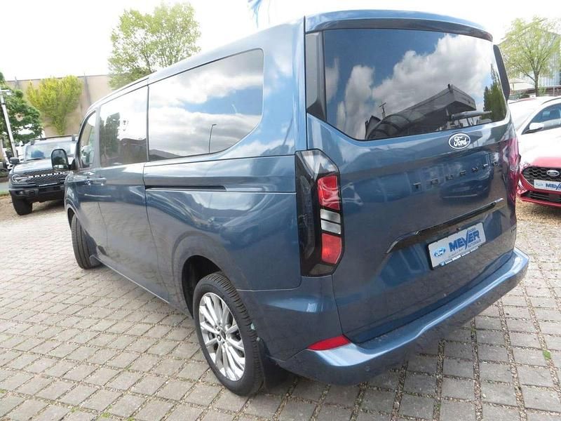 Gebraucht Ford Tourneo Titanium 170 PS (125 kW) 2024 Chromablau metallic Van / Kleinbus