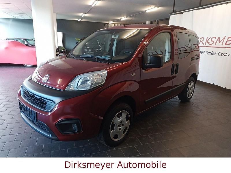 Rot Gebraucht 2017 Fiat Qubo Trekking Van / Kleinbus | 6.900 € - Bild 1/4
