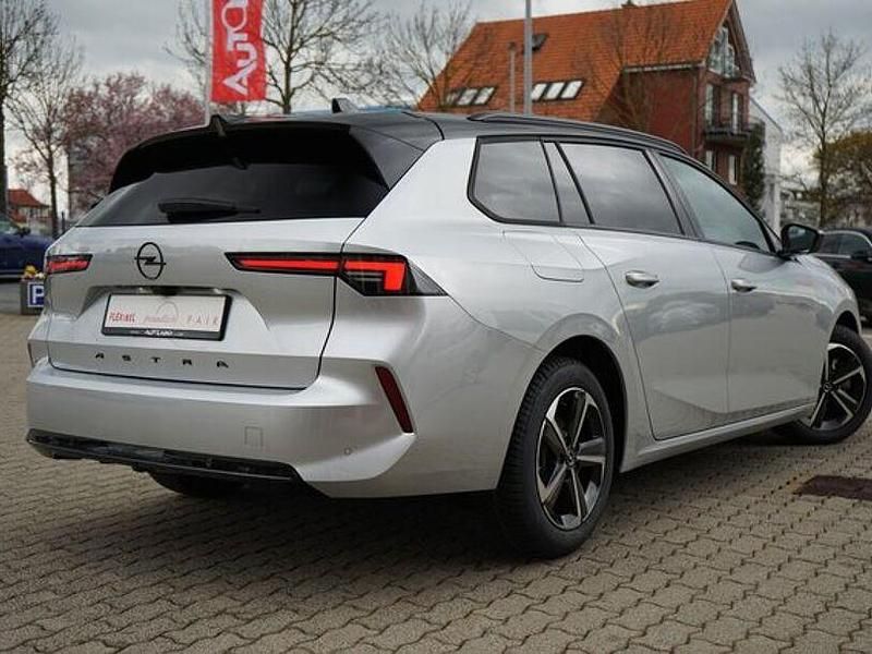 Neu Opel Astra 131 PS (96 kW) 2025 Silber Kombi