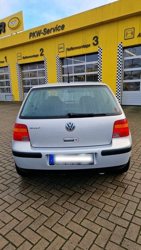 Gebraucht VW Golf IV 75 PS (55 kW) 1998 Silber Kleinwagen