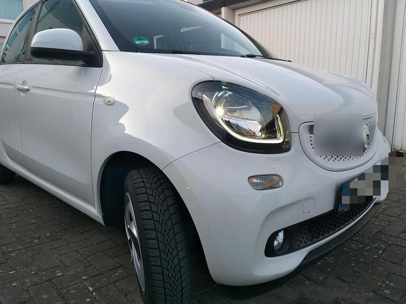 Weiß Gebraucht 2016 Smart ForFour Prime Kleinwagen | 6.900 € (Fairer Preis) - Bild 1/4