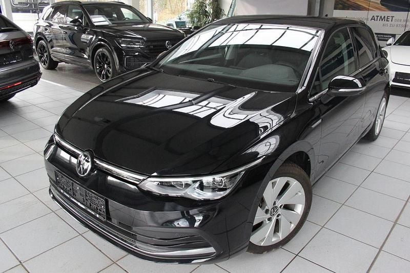 Schwarz Gebraucht 2021 VW Golf VIII Style Limousine | 24.390 € (Guter Preis) - Bild 1/4