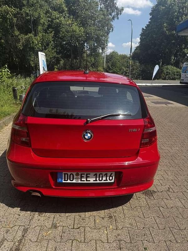 Gebraucht BMW 116 122 PS (89 kW) 2011 Rot Kleinwagen