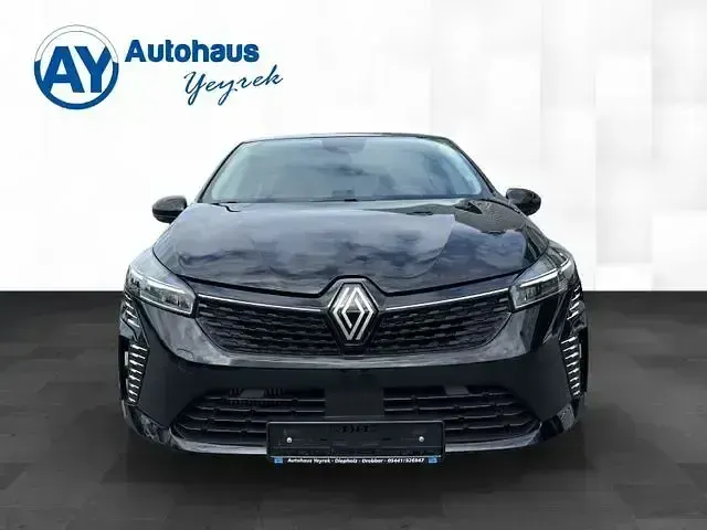 Begagnad Renault Clio V Evolution 125 HK (91 kW) 2024 Svart Halvkombi