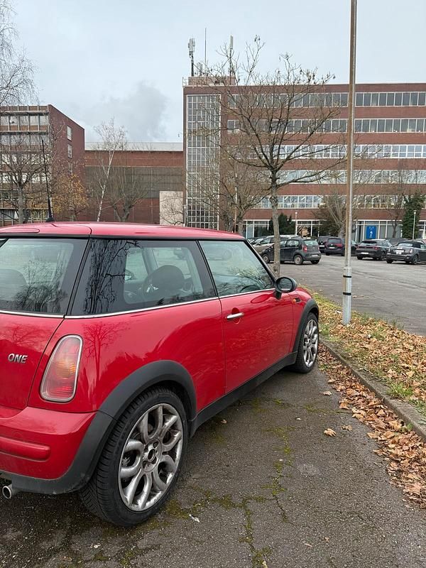 Gebraucht Mini ONE 90 PS (66 kW) 2003 Rot Kleinwagen