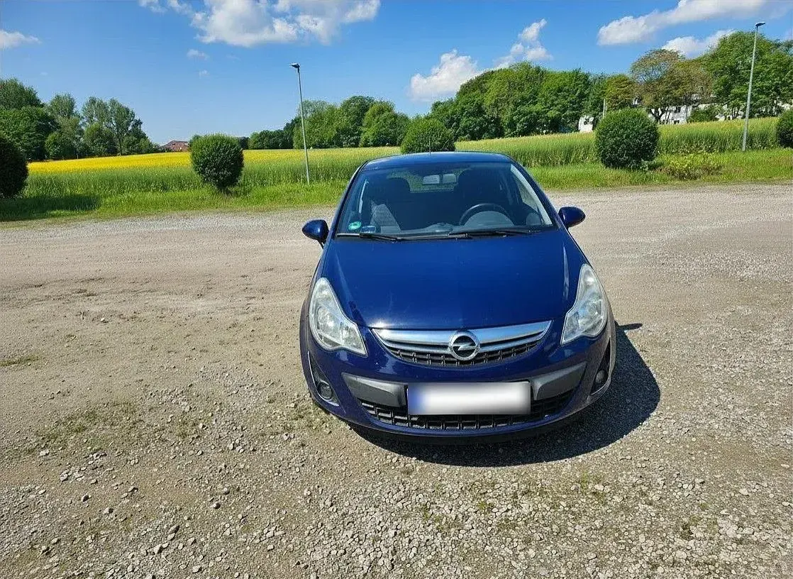 Używany Opel Corsa Innovation 95 KM (69 kW) 2011 Niebieski Hatchback