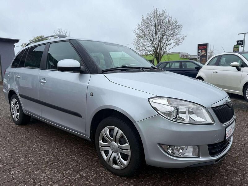 Grau Gebraucht 2013 Skoda Fabia Fresh Kombi | 5.850 € (Fairer Preis) - Bild 1/4
