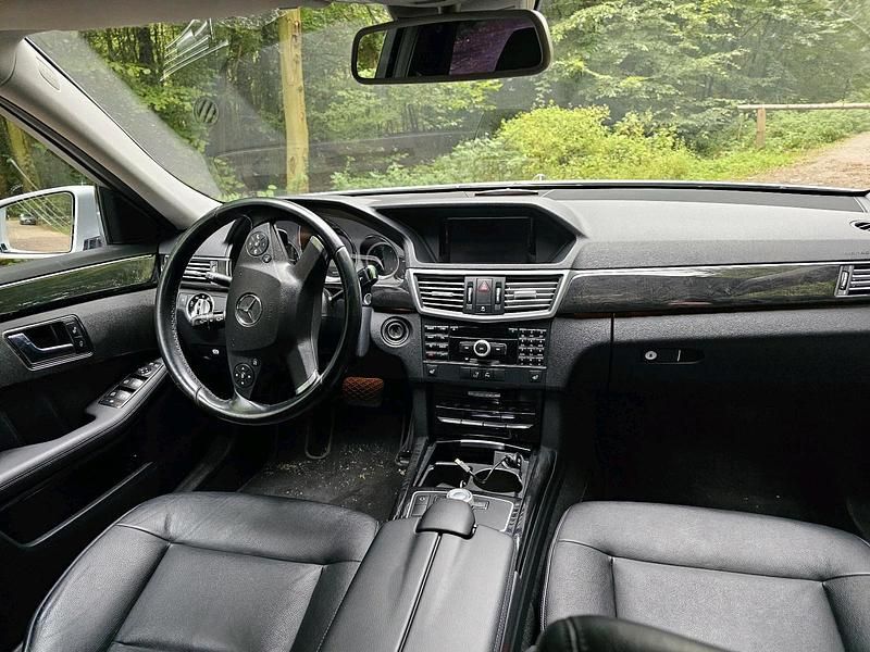 Gebraucht Mercedes E350 231 PS (169 kW) 2009 Silber Kombi