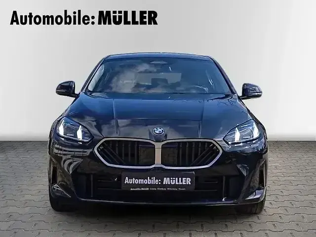 Gebraucht BMW 118 Performance 150 PS (110 kW) 2025 Black sapphire metallic Kleinwagen