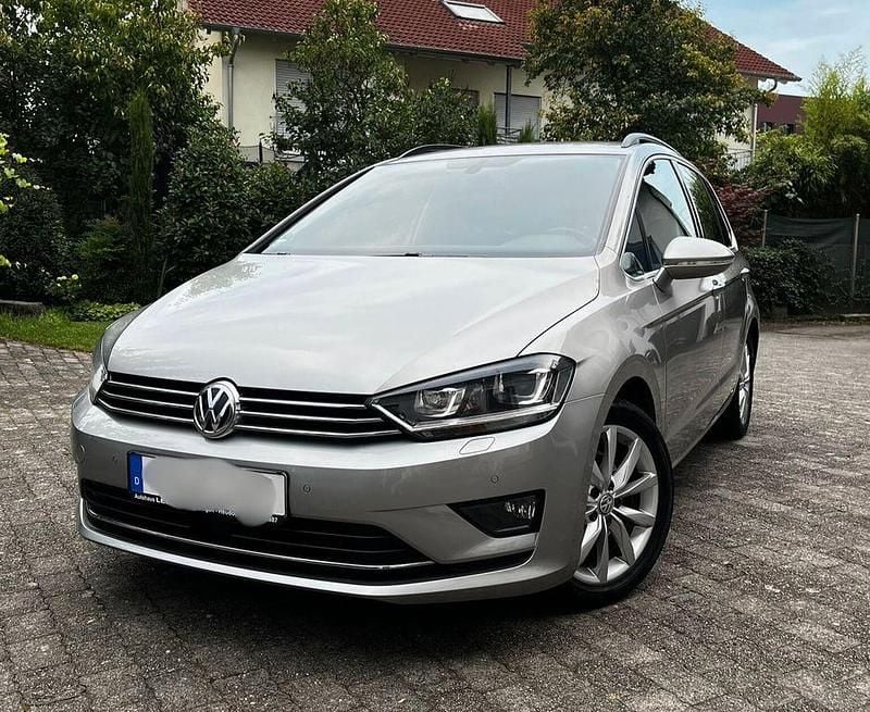 Grau Gebraucht 2015 VW Golf Sportsvan Highline Van / Kleinbus | 13.900 € (Fairer Preis) - Bild 1/4