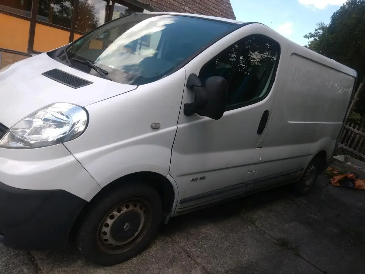 Gebraucht Renault Trafic 90 PS (66 kW) 2008 Weiß Van / Kleinbus