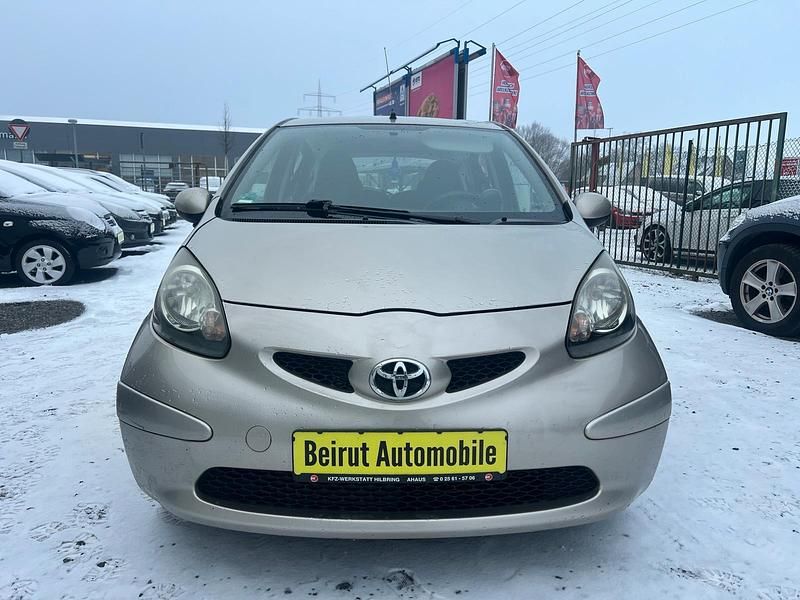 Braun Gebraucht 2008 Toyota Aygo Kleinwagen | 1.499 € (Guter Preis) - Bild 1/4