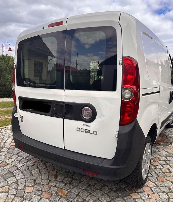 Gebraucht Fiat Doblò 101 PS (74 kW) 2011 Weiß Van / Kleinbus