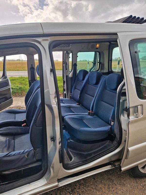 Gebraucht Citroën Berlingo 110 PS (80 kW) 2006 Silber Van / Kleinbus