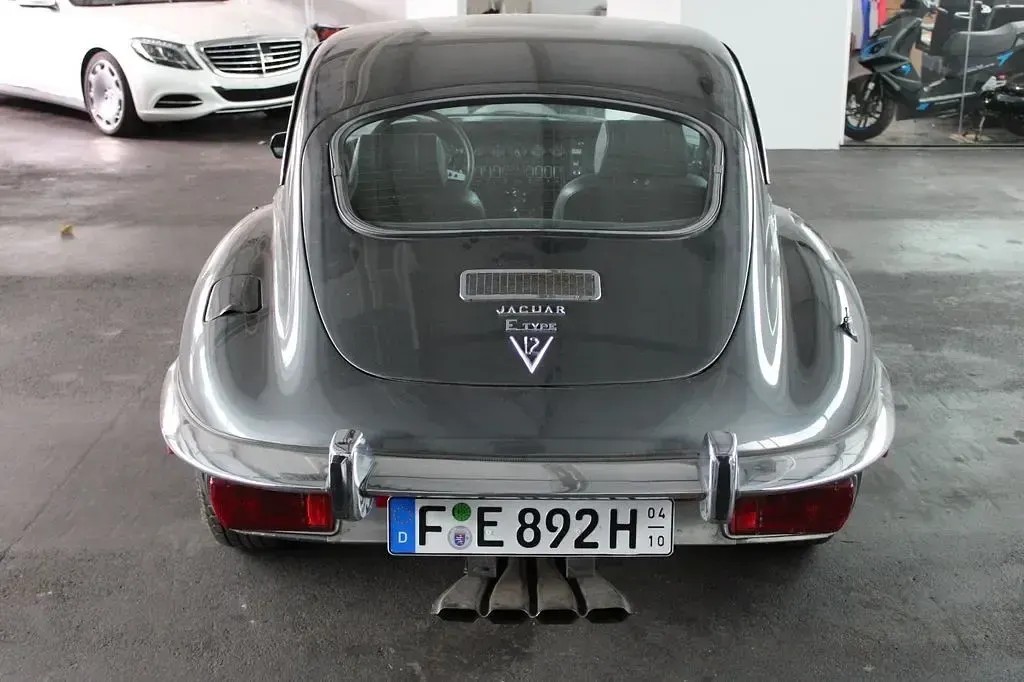 Używany Jaguar E-Type 364 KM (267 kW) 1973 Szary