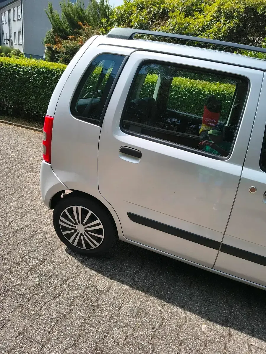 Gebraucht Suzuki Wagon R 90 PS (66 kW) 2004 Silber Van / Kleinbus