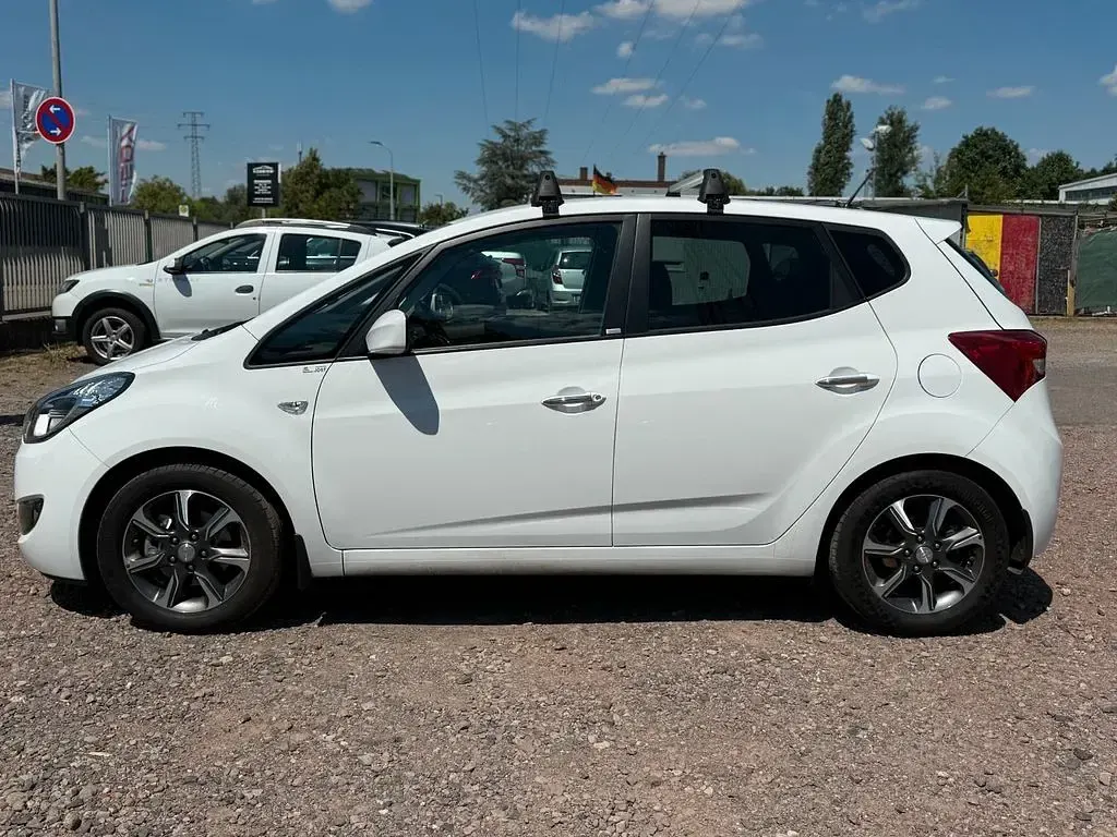 Gebraucht Hyundai ix20 Passion 90 PS (66 kW) 2017 Weiß Kleinwagen
