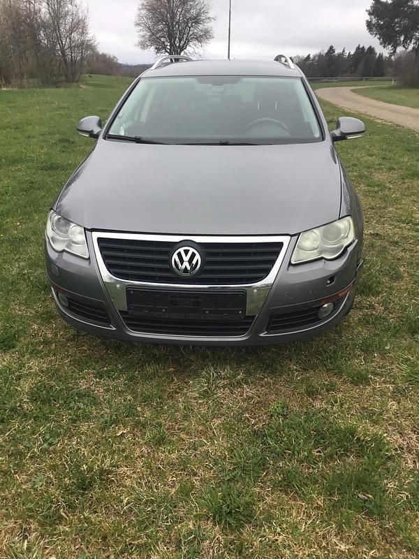 Grau Gebraucht 2007 VW Passat Kombi | 600 € - Bild 1/4