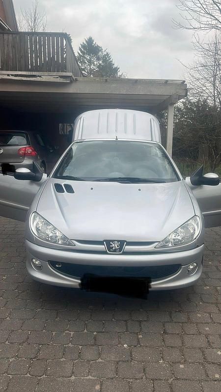 Gebraucht Peugeot 206 CC 109 PS (80 kW) 2005 Silber Cabrio